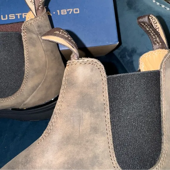 New US size 12 Blundstone Elastic Sided Chelsea Boots Rustic Brown