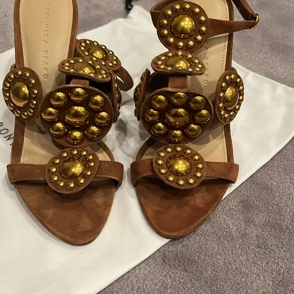 New Veronica Beard gold metal brown suede shoes sandals ankle open toes size 7
