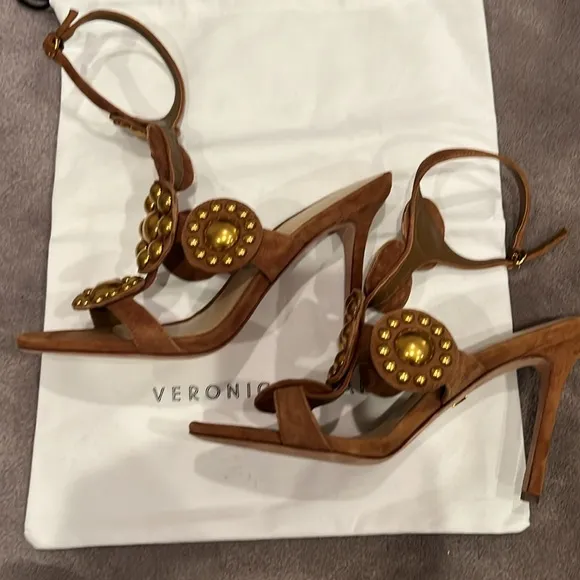 New Veronica Beard gold metal brown suede shoes sandals ankle open toes size 7