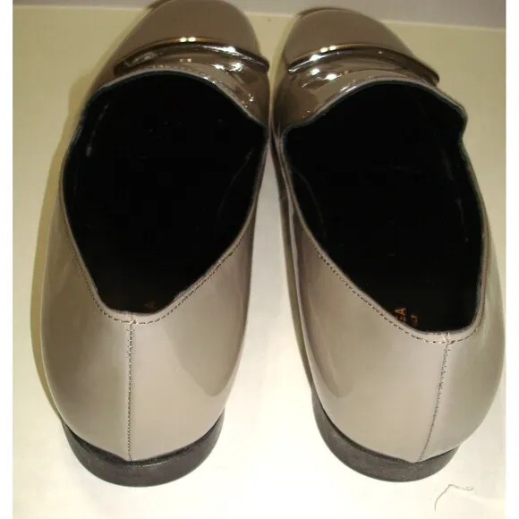 New Via Spiga Italy Patent Leather Loafer Shoes Gray Womens 7.5 37.5 Silver Bar