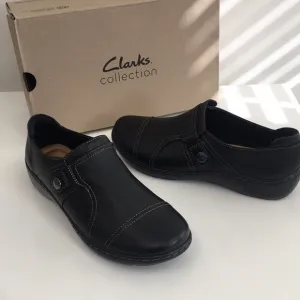 New WB Woman’s Clarks Collection Cora Poppy Ultimate Comfort Flat Shoes