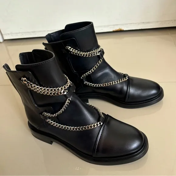 NEW‼️ With box $1,109 CASADEI Ankle Boots with chain details Size EU 36/US 5.5