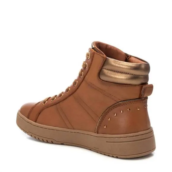 NEW XTI women's leather ankle booties in camel