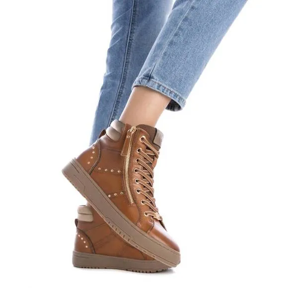 NEW XTI women's leather ankle booties in camel