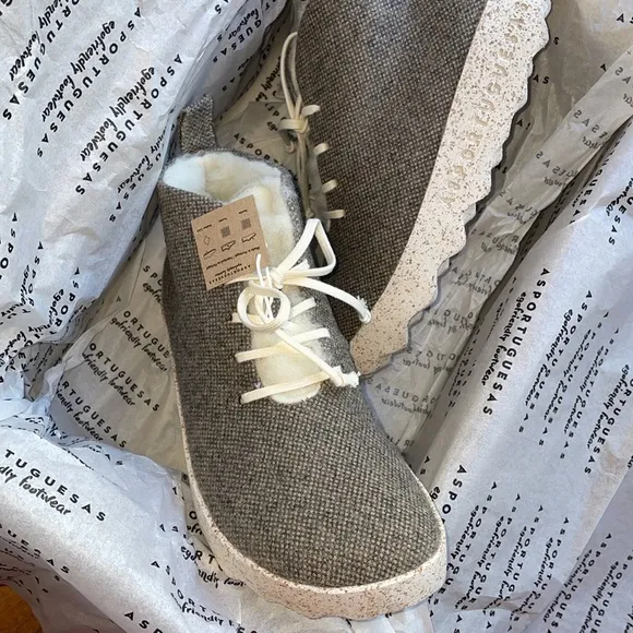 New!ASPORTUGUESAS Wool Ankle Boots