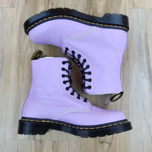 🩵NIB Dr. Martens Lilac Pascal Virginia Leather 1460 Boots Size 9