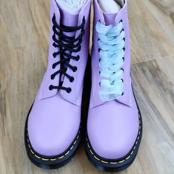 🩵NIB Dr. Martens Lilac Pascal Virginia Leather 1460 Boots Size 9
