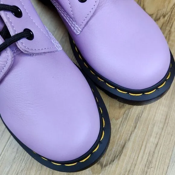 🩵NIB Dr. Martens Lilac Pascal Virginia Leather 1460 Boots Size 9