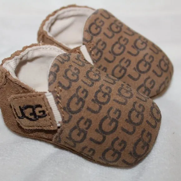 NIB‎ UGG INFANT UNISEX BOYS GIRLS SUEDE LOGO CRIB SHOES CHESTNUT