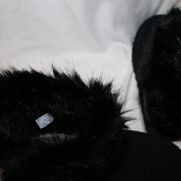 NIB UGG WOMEN'S CLASSIC FLUFF BUCKLE SHAGGY SUEDE SHEARLING‎ BOOTS BLACK