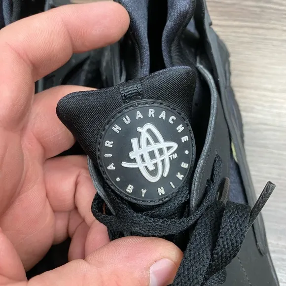 Nike Air Huarache Triple Black Sneakers 12