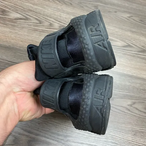 Nike Air Huarache Triple Black Sneakers 12