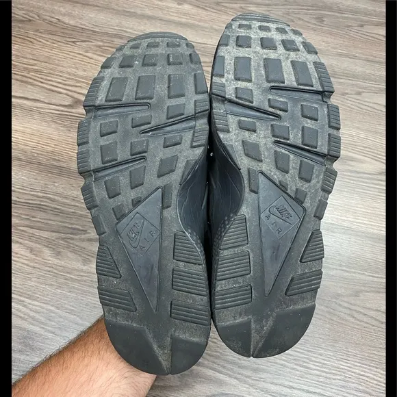 Nike Air Huarache Triple Black Sneakers 12