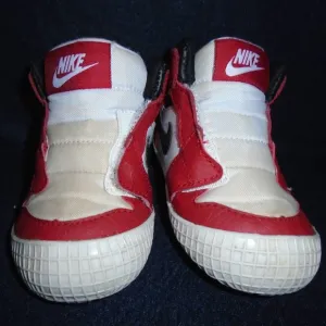 Nike Air Jordan Chicago 1 AT3745-163 Crib Bootie Baby Infant Size 4C White Red