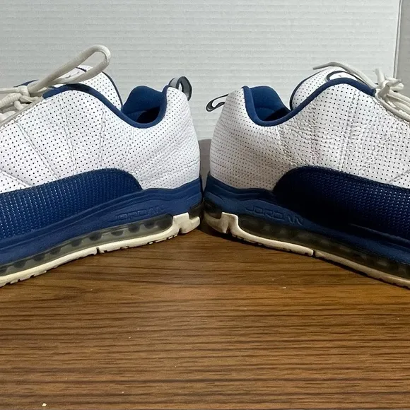 Nike Air Max  12 White French Blue #434034-101 Sz 12  2010 Very good condition
