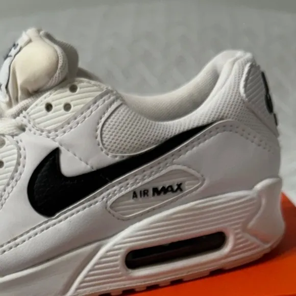 Nike Air Max DH8010-01 Woman Lady Size 7 White Navy Athletic Sport Running Shoes