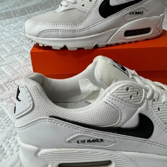 Nike Air Max DH8010-01 Woman Lady Size 7 White Navy Athletic Sport Running Shoes