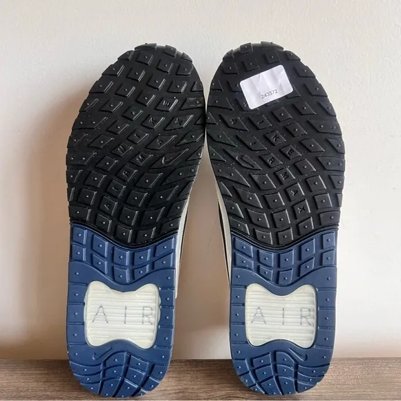 Nike Air Max Solo Michigan Wolverines Men's Shoe Size 11.5 #108