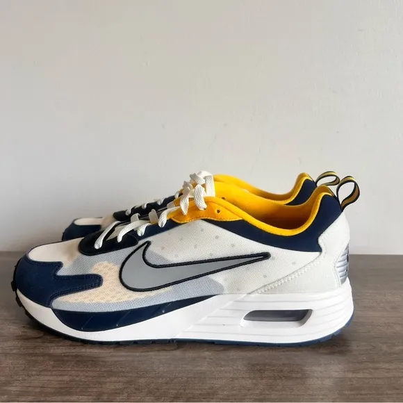 Nike Air Max Solo Michigan Wolverines Men's Shoe Size 11.5 #108