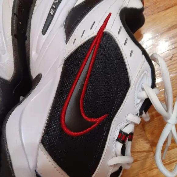 NIKE Air Monarch IV Shoes - White Black &amp;‎ Red - Men’s Size 9 Wide