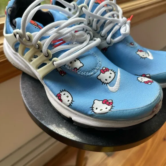 Nike Air Presto “Hello Kitty” - NEW - Size 8 EXCELLENT CONDITION