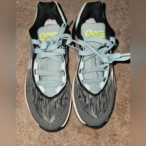 Nike Air Zoom Gray and Black Athletic Shoes