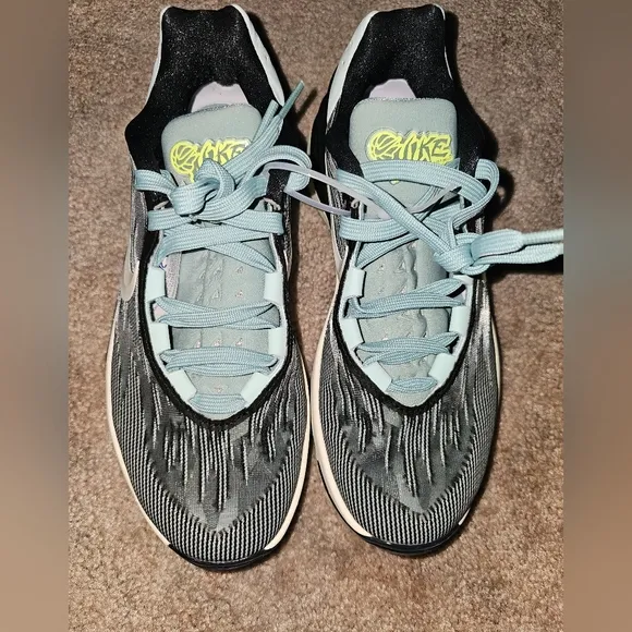 Nike Air Zoom Gray and Black Athletic Shoes
