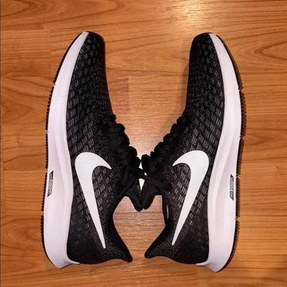 Nike Black Zoom Pegasus 35 size 10 shoes. Brand new