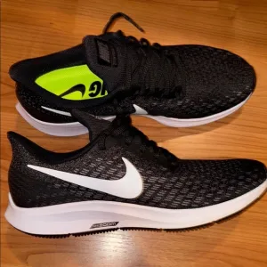 Nike Black Zoom Pegasus 35 size 10 shoes. Brand new