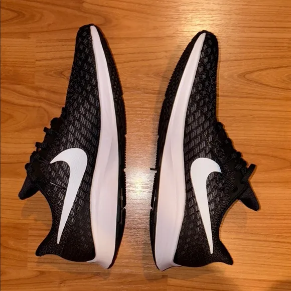 Nike Black Zoom Pegasus 35 size 10 shoes. Brand new