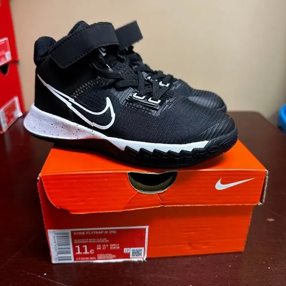 Nike Boys Black Kyrie Flytrap IV CT5536-001 Lace Up Basketball Shoes Size US 11