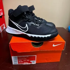 Nike Boys Black Kyrie Flytrap IV CT5536-001 Lace Up Basketball Shoes Size US 11