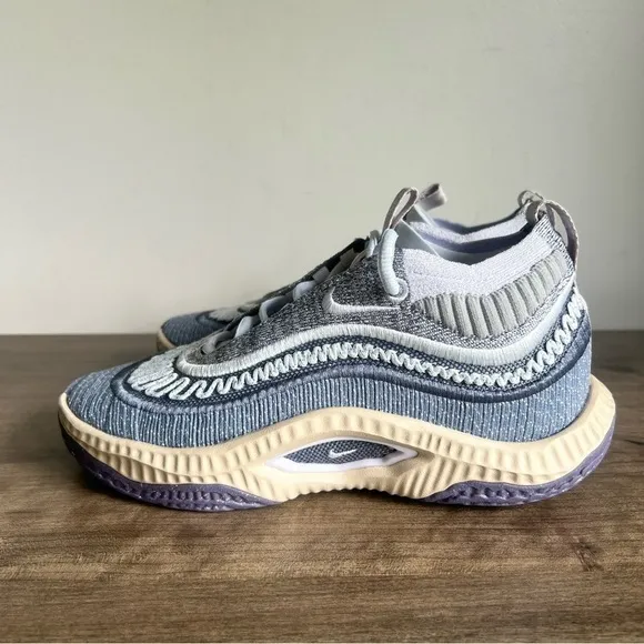 NIKE Cosmic Unity 3 Be True To Her School Women's Shoe Size 6.5 #960