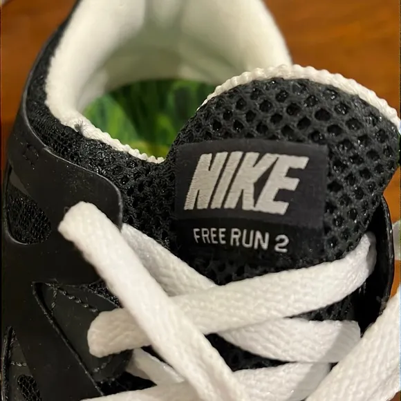 Nike Free Run  2 shoes sneakers 443816 001 new black white Women’s Size 6