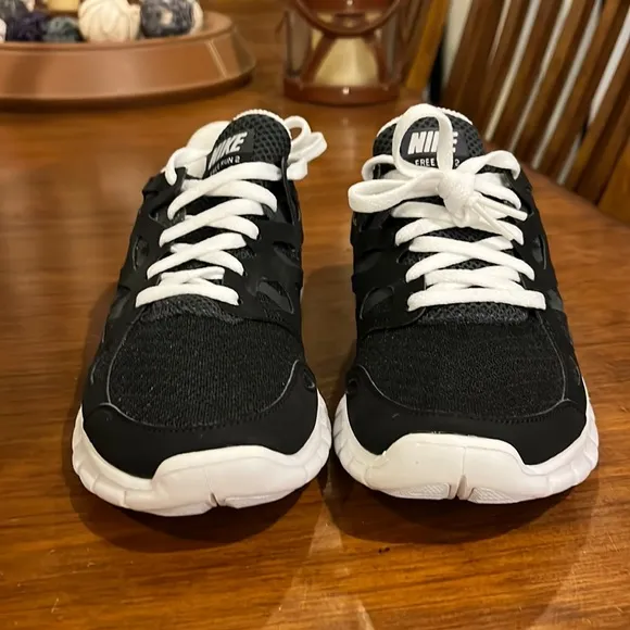 Nike Free Run  2 shoes sneakers 443816 001 new black white Women’s Size 6