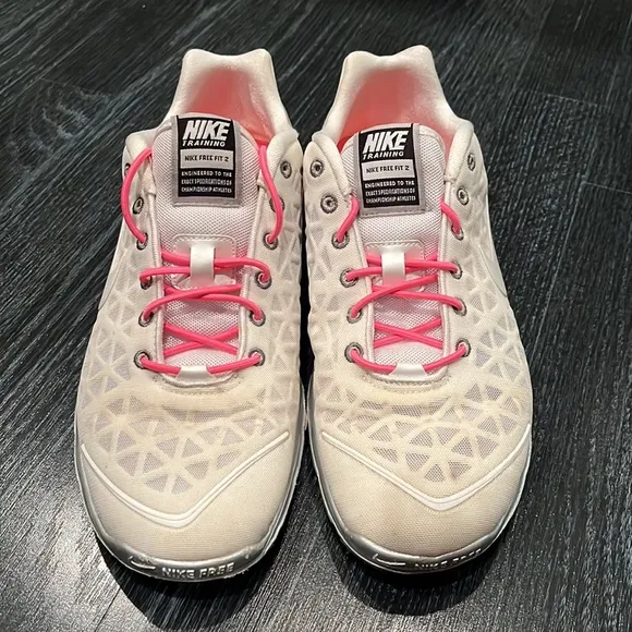 Nike Free TR Fit 2 shoes sneakers 487789 102 vintage 2011 womens size 9.5 white