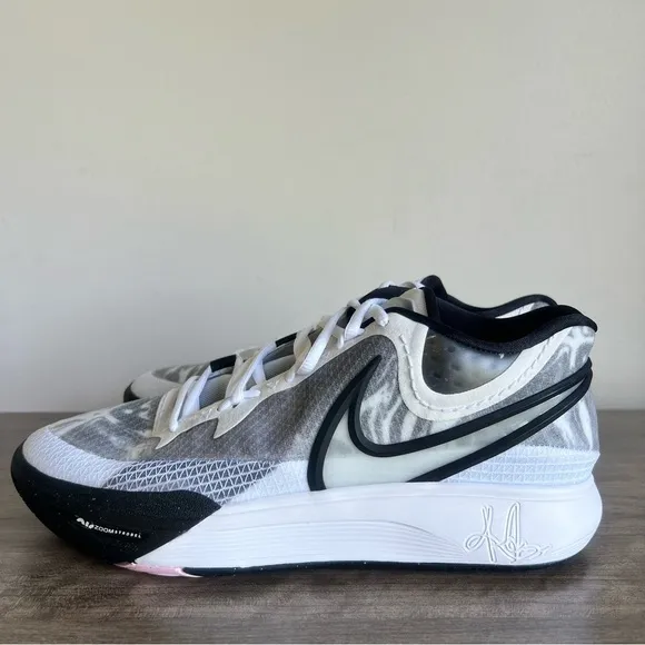 Nike Kyrie 8 Men's Shoe Size 11.5 #B1385