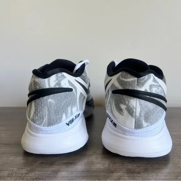 Nike Kyrie 8 Men's Shoe Size 11.5 #B1385
