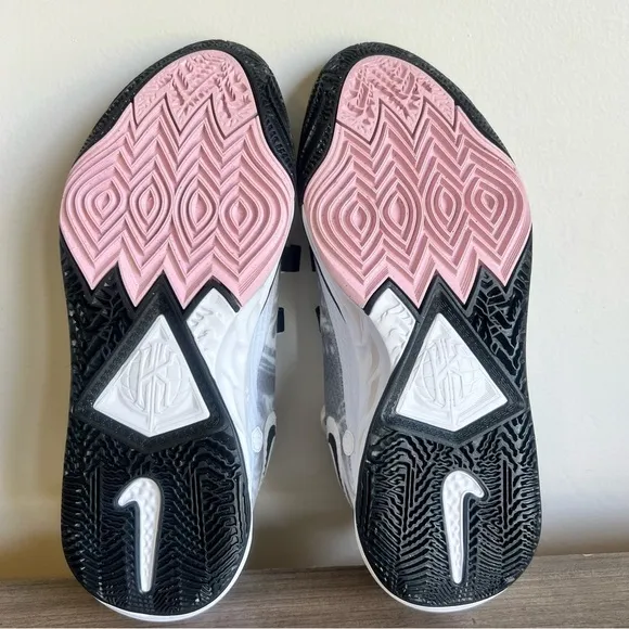 Nike Kyrie 8 Men's Shoe Size 11.5 #B1385