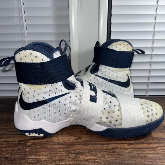 Nike LeBron Solider X Promo Basketball White Navy Blue 856489-141 Men's‎ Sz 10.5