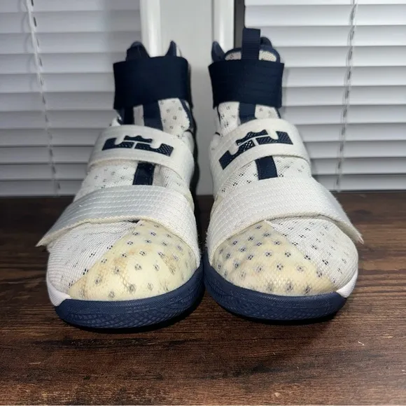 Nike LeBron Solider X Promo Basketball White Navy Blue 856489-141 Men's‎ Sz 10.5