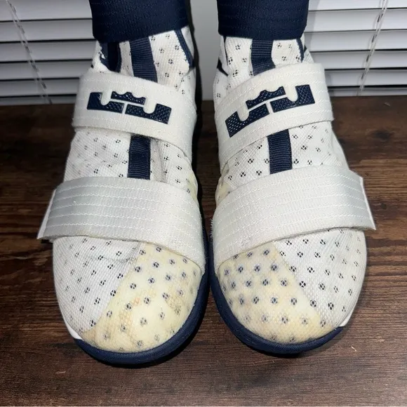 Nike LeBron Solider X Promo Basketball White Navy Blue 856489-141 Men's‎ Sz 10.5