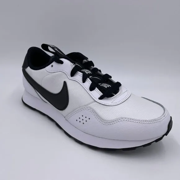 Nike MD Valiant SE White / Black Womens Shoes