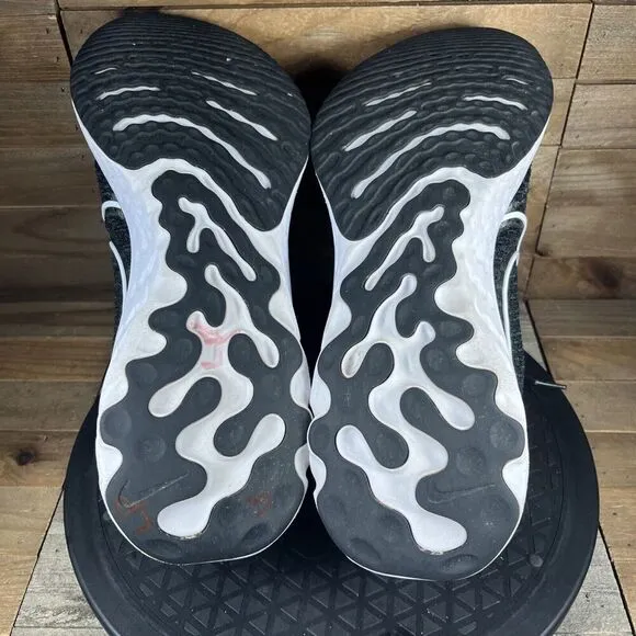 Nike Mens Size US 8.5 React Infinity Run Flyknit 2 Black Running Lace Up Shoes