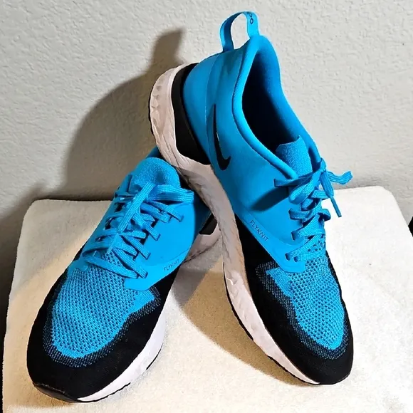 Nike Oydessey Athletic Shoes