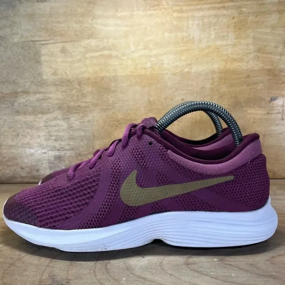 Nike Revolution 4 Womens Size 7.5 (6Y) Running Shoes Tea Berry/Metallic Gold