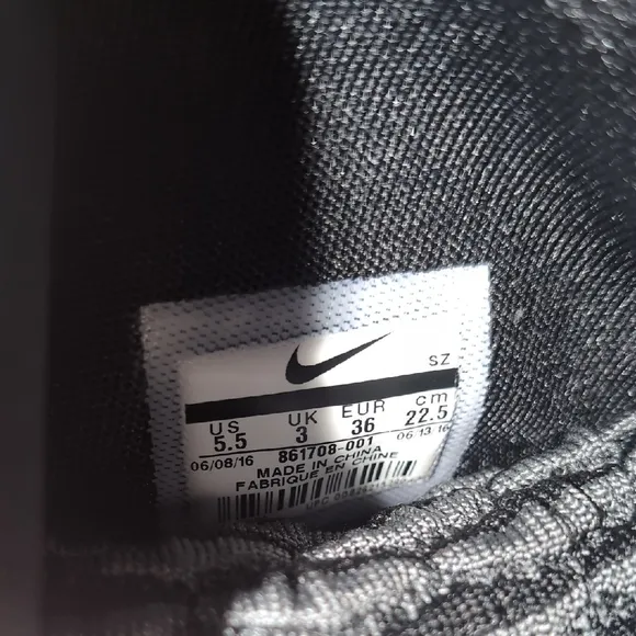 Nike Roshe 2 Hi Flyknit Slouch Black Leather Athletic Boots