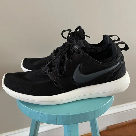 Nike Roshe Run Two Black Anthracite 854931-002 Women’s Size 8