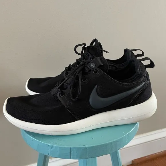 Nike Roshe Run Two Black Anthracite 854931-002 Women’s Size 8