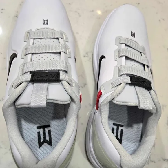 Nike Tiger Wood Golf Spiked White Shoes